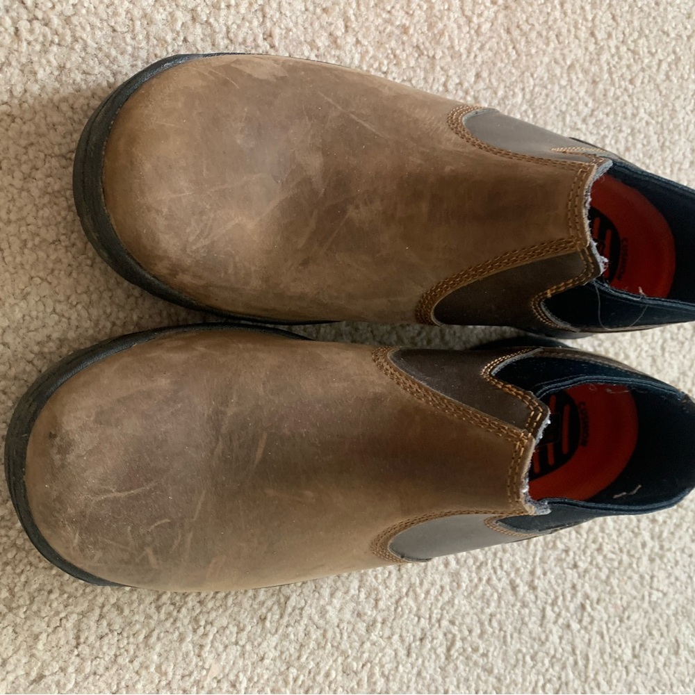 Nice leather Danner shoes.  Barely worn.  Men’s size 8.